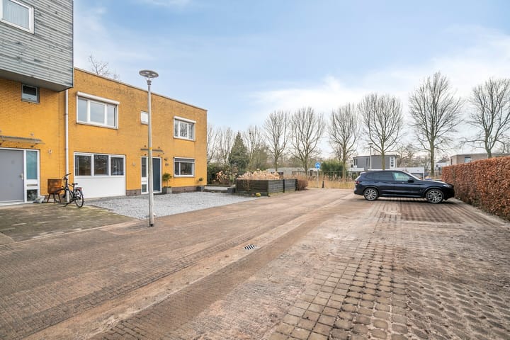 Foto 4 van Smaragd 69