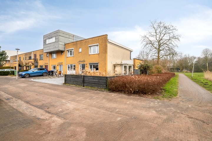 Foto 6 van Smaragd 69