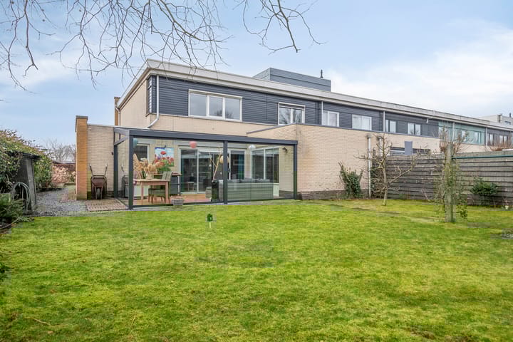 Foto 3 van Smaragd 69