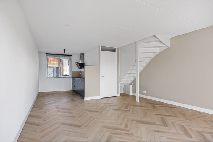 Foto 9 van Franekerstraat 11