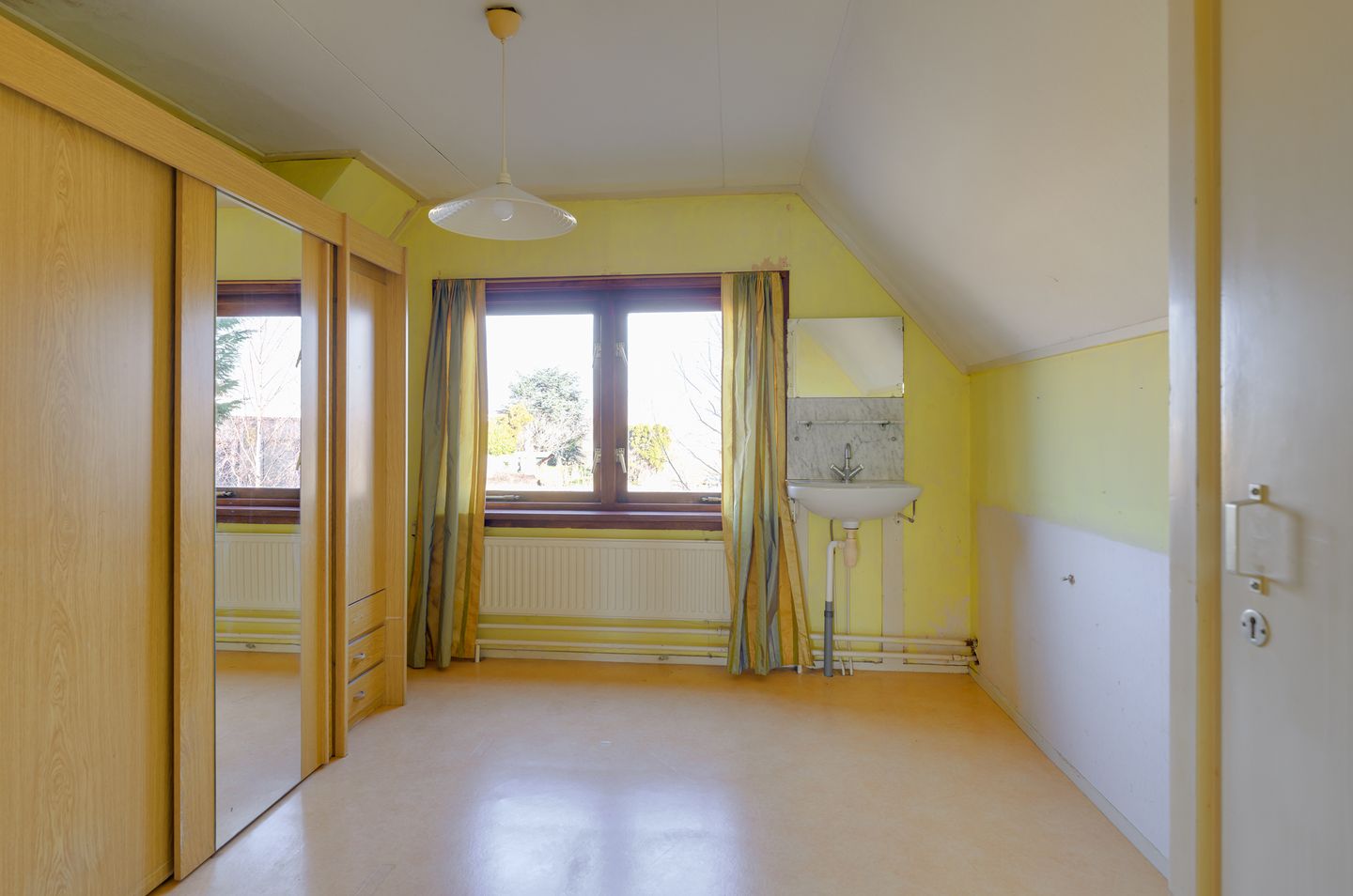 Foto 34 van Vredebestlaan 14