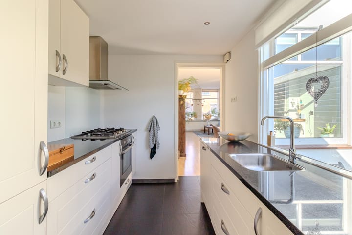 Foto 9 van Czaar Peterstraat 61