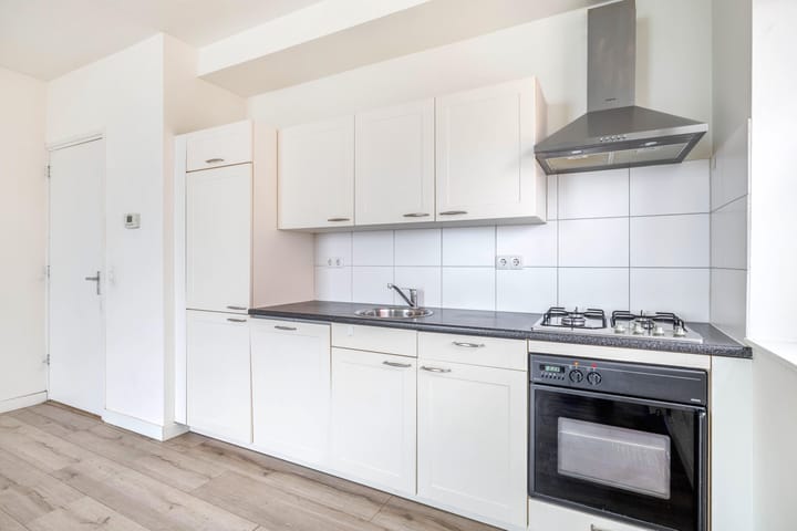 Foto 12 van Lange Hilleweg 10