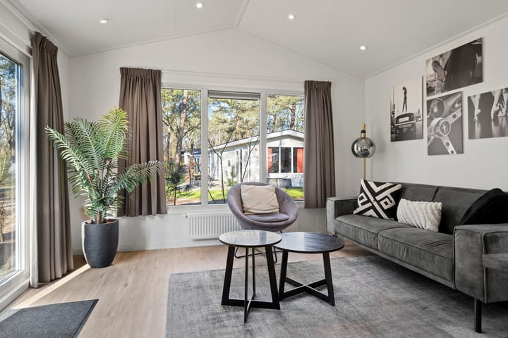 Photo 2 of Vijverlaan 1-J018