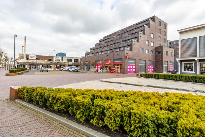 Foto 9 van Veenlustplein 1-11