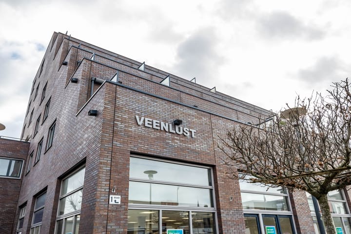 Foto 11 van Veenlustplein 1-11