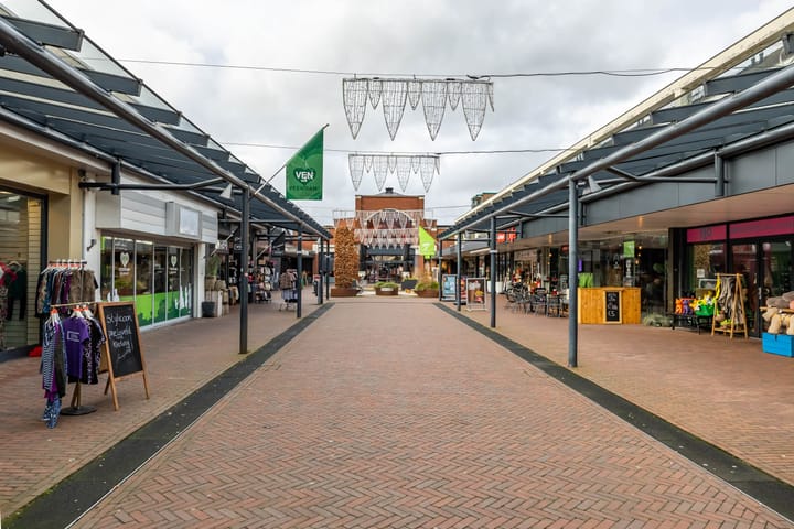 Foto 48 van Veenlustplein 1-11