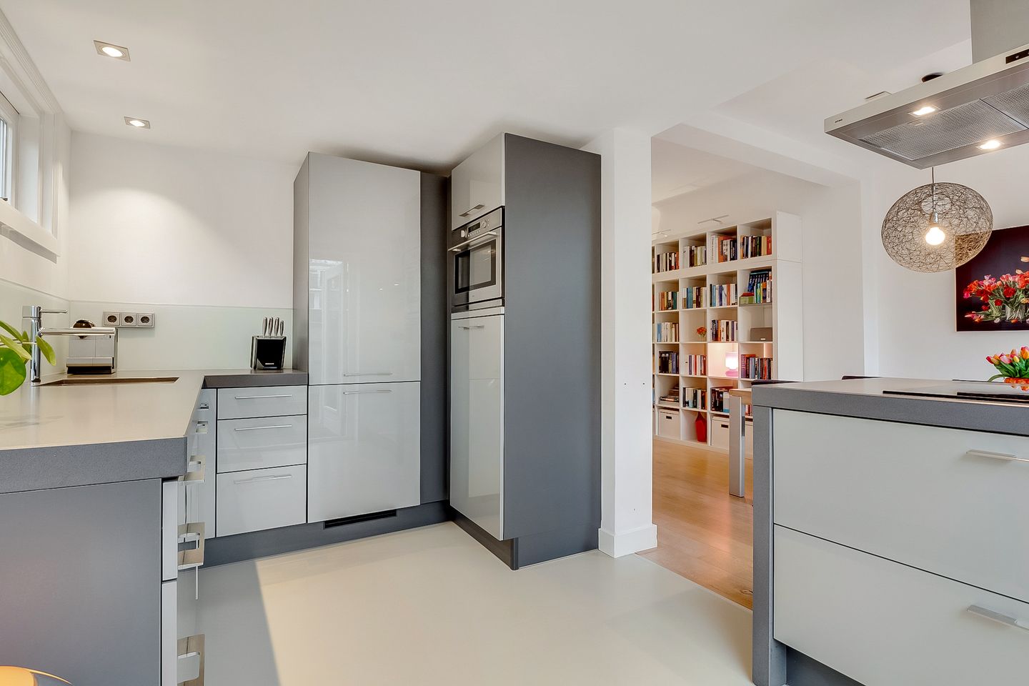 Foto 14 van Bizetlaan 8