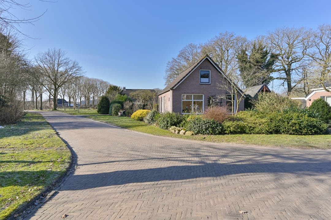 Photo 8 of Schoolstraat 7