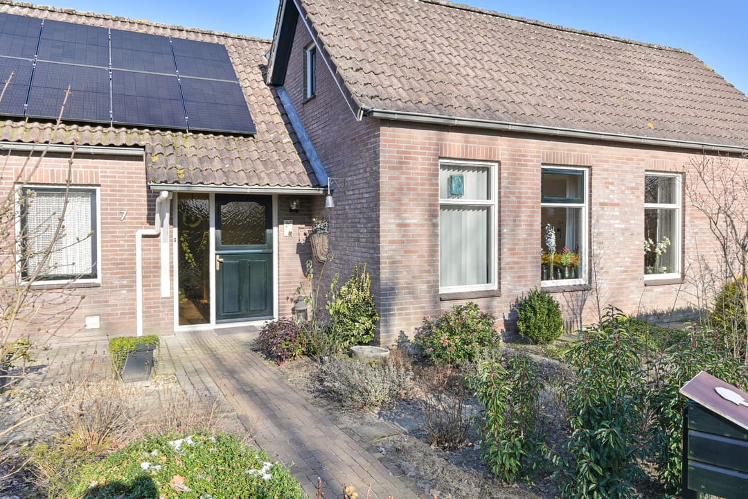 Photo 13 of Schoolstraat 7