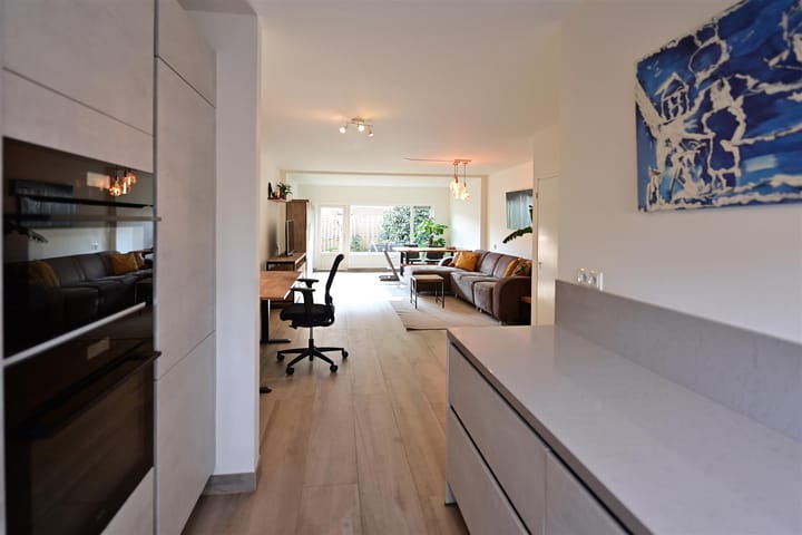 Foto 8 van Bernard van Beeklaan 121