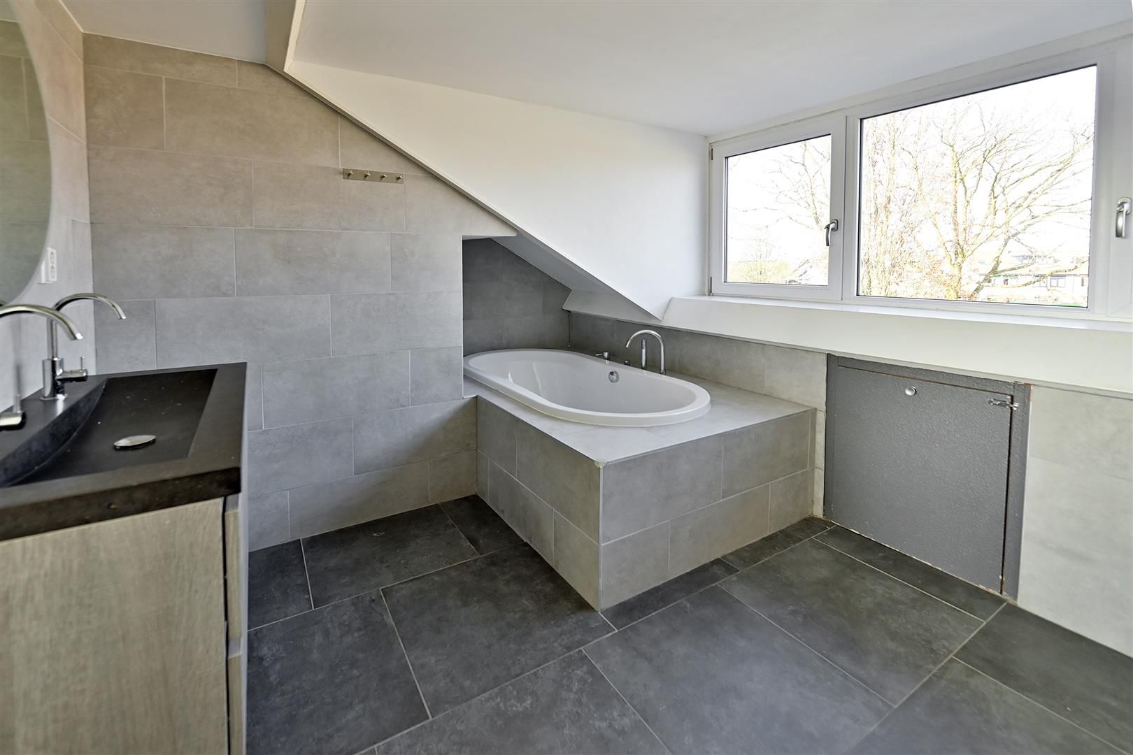 Foto 15 van Bernard van Beeklaan 121