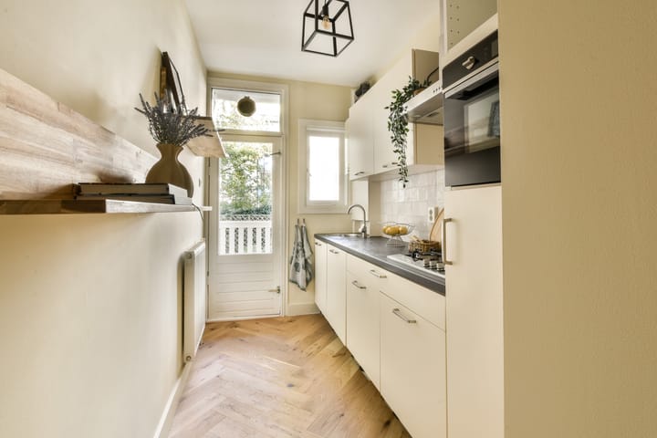 Photo 15 of Kanaalstraat 8-1