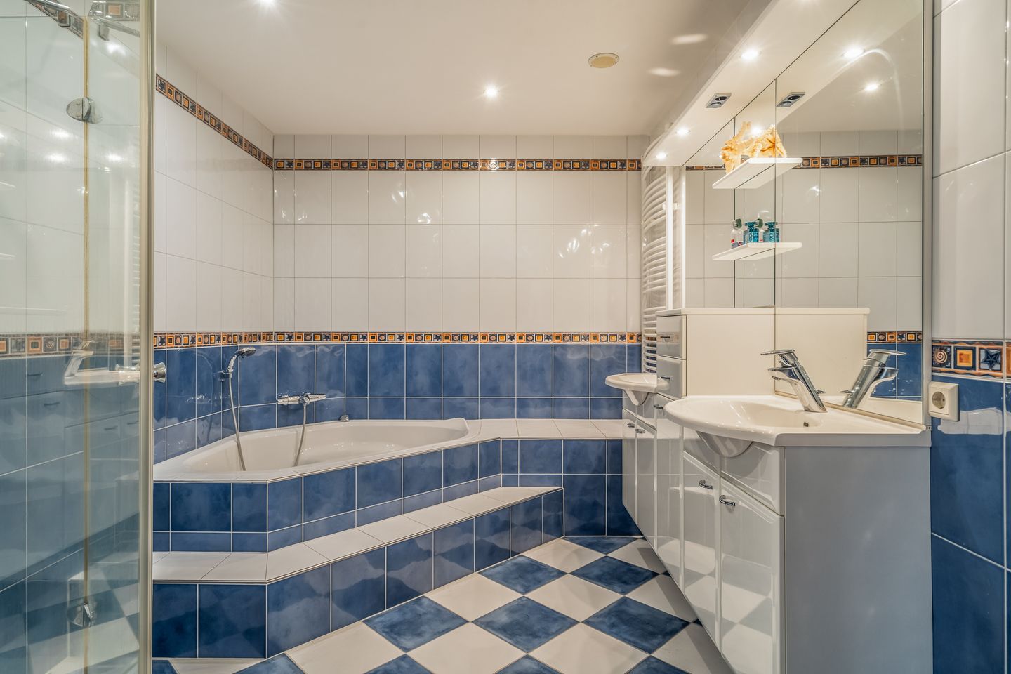 Photo 5 of Golfslag 3