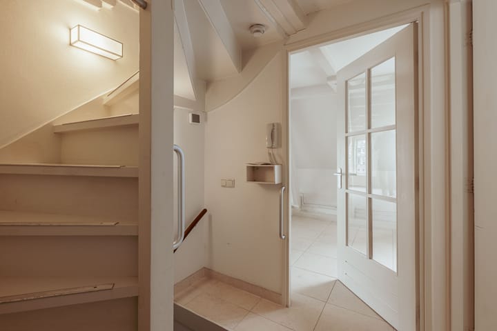 Photo 4 of Romeinsarmsteeg 2-C