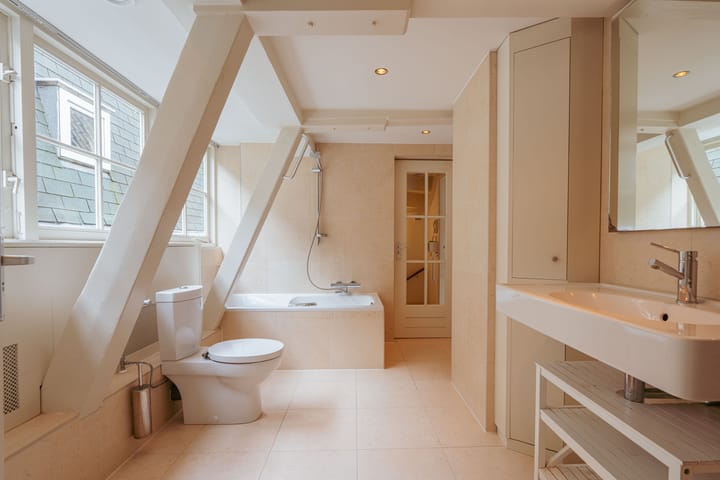 Photo 14 of Romeinsarmsteeg 2-C