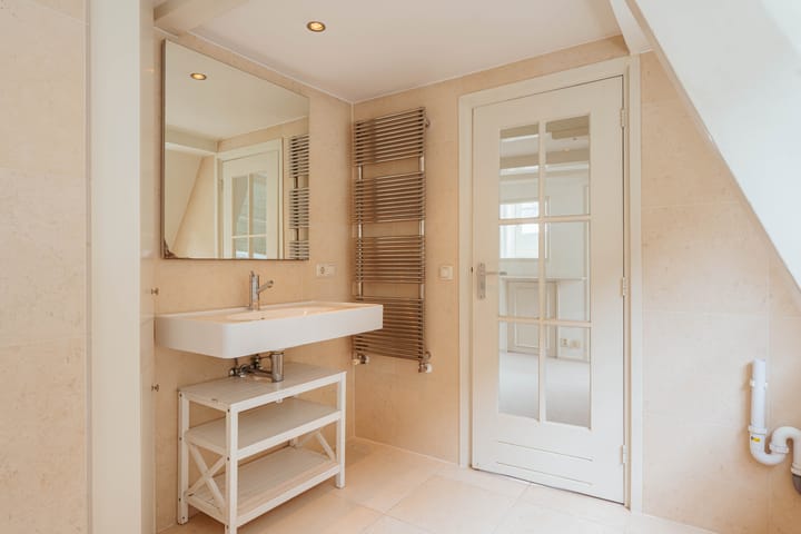 Photo 15 of Romeinsarmsteeg 2-C