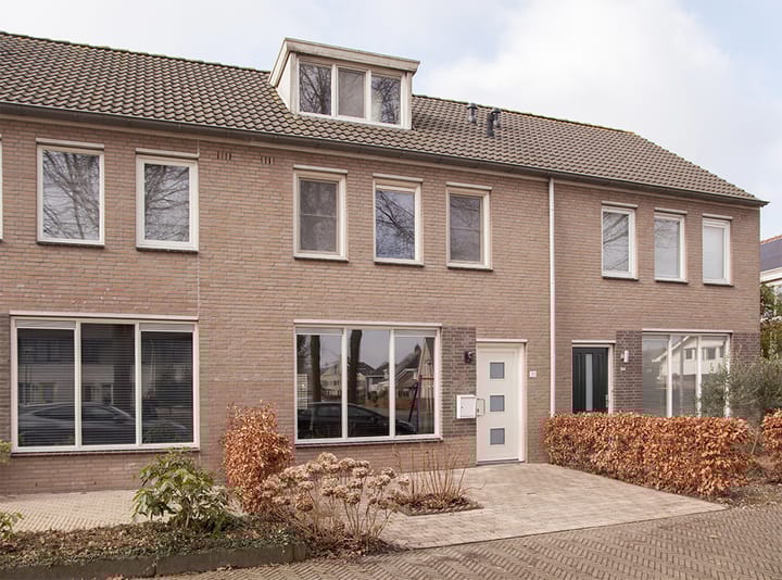 Foto 1 van Bijenweide 31