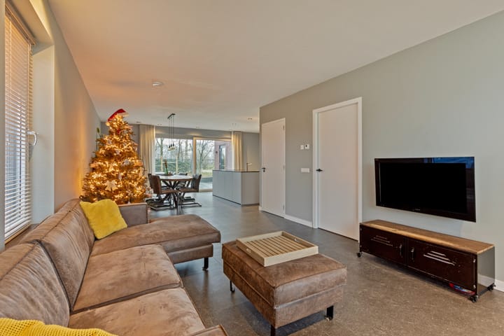 Foto 5 van Esdoornstraat 46