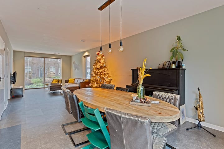 Foto 8 van Esdoornstraat 46