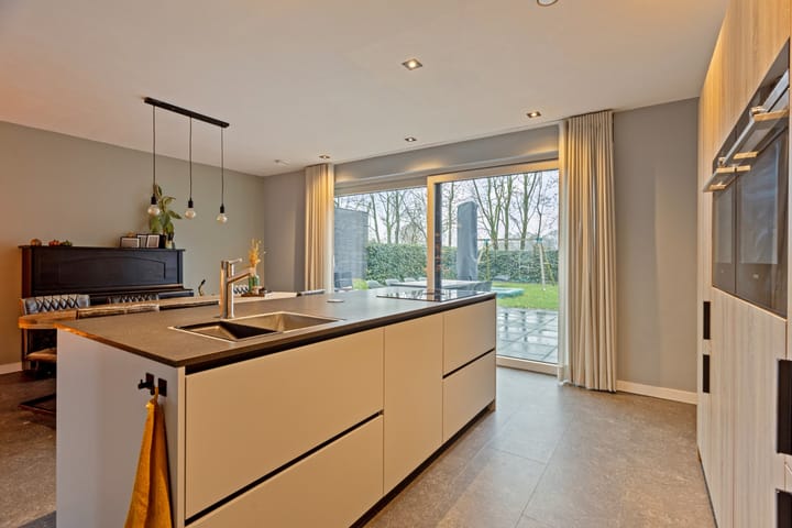 Foto 14 van Esdoornstraat 46