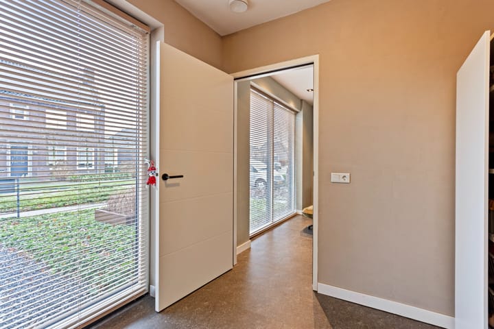 Foto 16 van Esdoornstraat 46