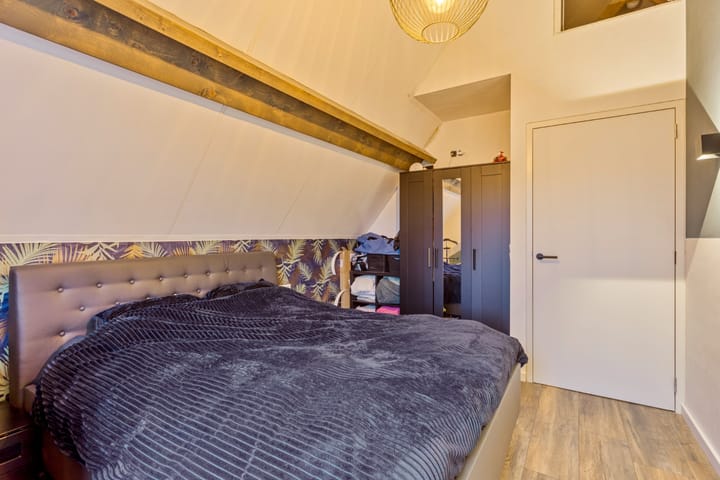 Foto 27 van Esdoornstraat 46