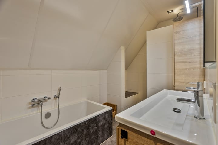 Foto 33 van Esdoornstraat 46