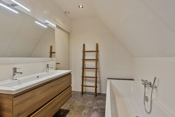 Foto 34 van Esdoornstraat 46