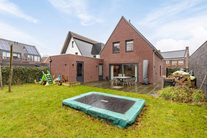 Foto 42 van Esdoornstraat 46