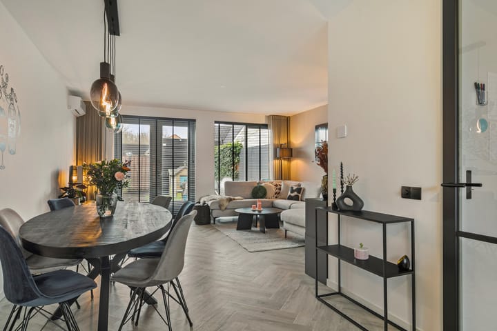 Foto 10 van Mangaan 14