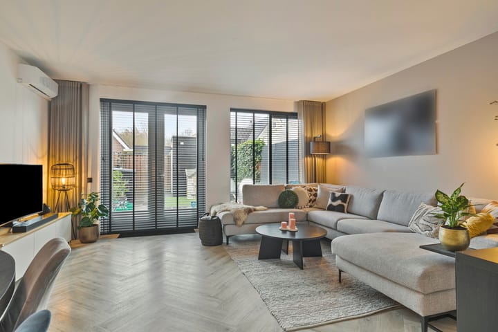 Foto 11 van Mangaan 14