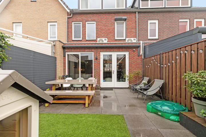 Foto 30 van Mangaan 14