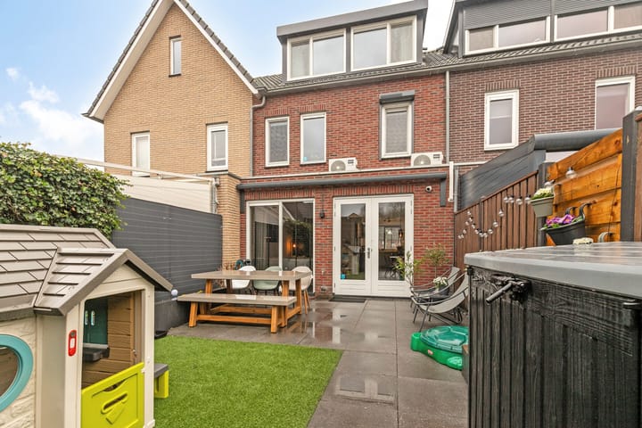 Foto 31 van Mangaan 14