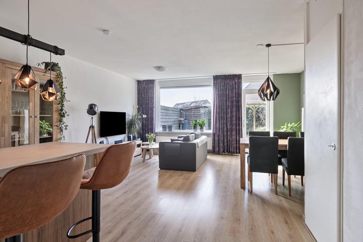 Foto 3 van Akelei 37