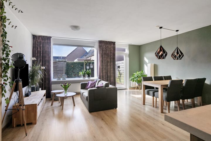 Foto 4 van Akelei 37