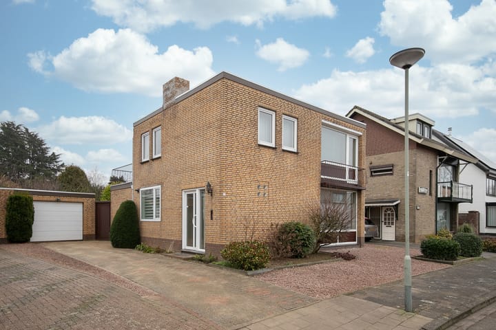 Foto 1 van Urnenveldstraat 9