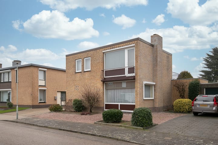 Foto 23 van Urnenveldstraat 9