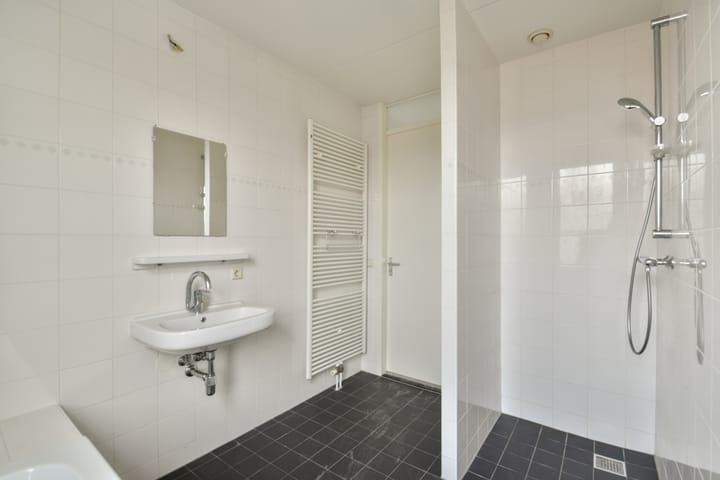 Foto 19 van Eva Besnyöstraat 515