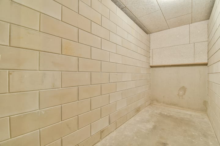 Foto 21 van Eva Besnyöstraat 515