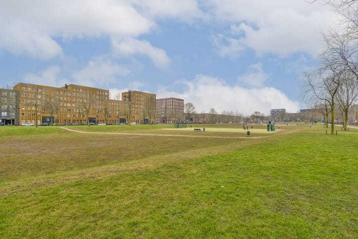 Foto 24 van Eva Besnyöstraat 515