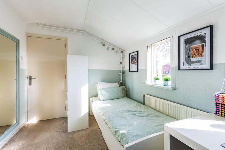 Foto 25 van P W Janssenweg 49