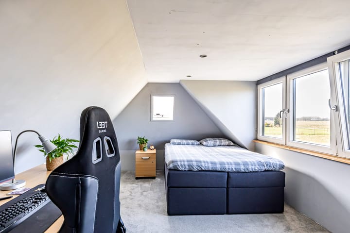 Foto 31 van P W Janssenweg 49