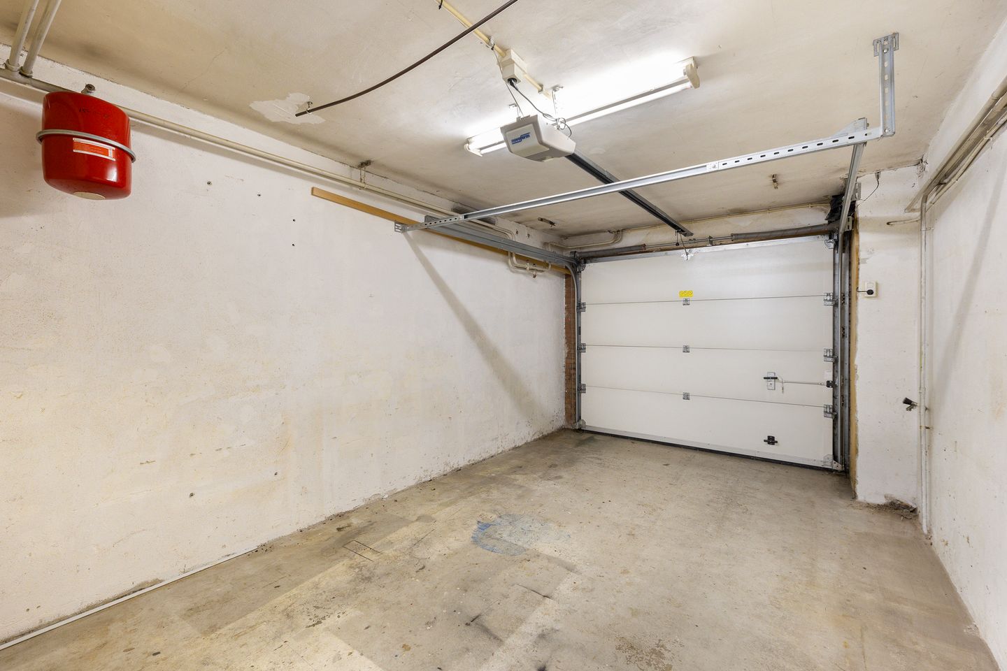 Photo 4 of Hugo van Voorneweg 6