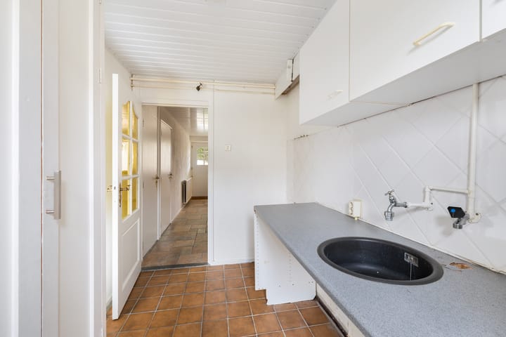 Photo 9 of Hugo van Voorneweg 6