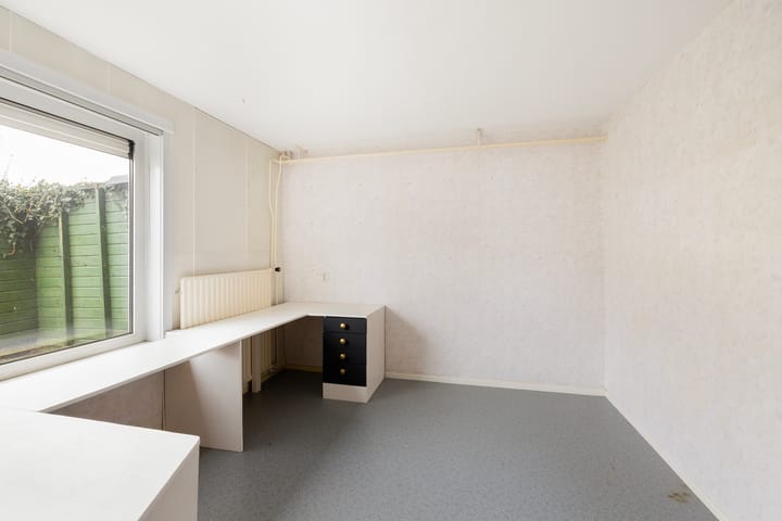 Photo 12 of Hugo van Voorneweg 6