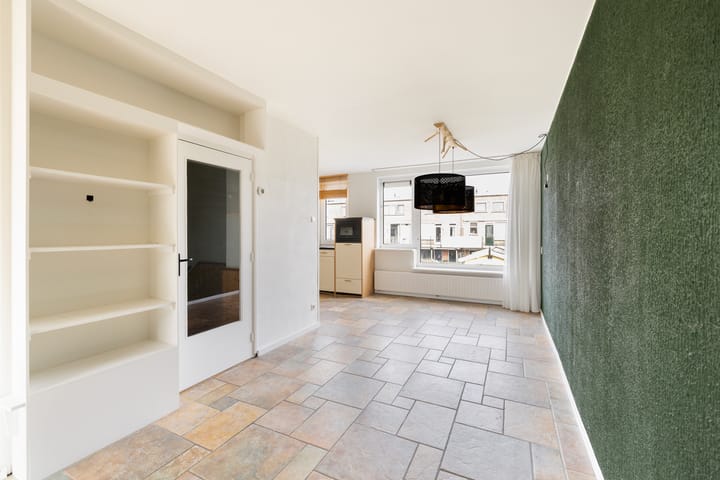 Photo 14 of Hugo van Voorneweg 6