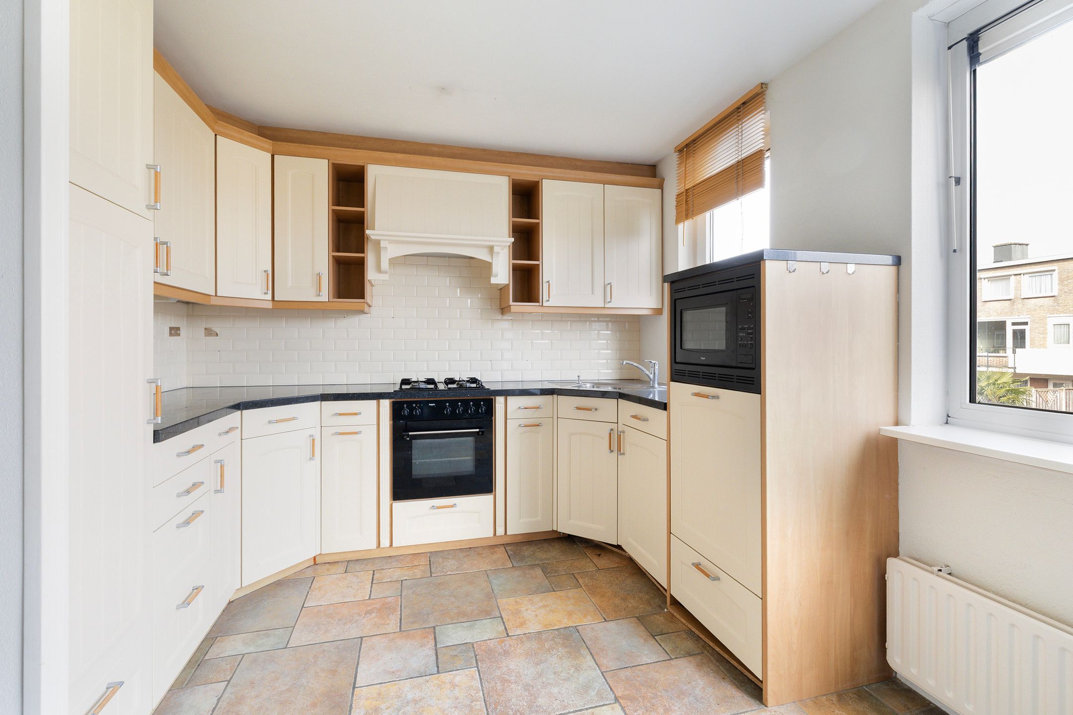 Photo 15 of Hugo van Voorneweg 6