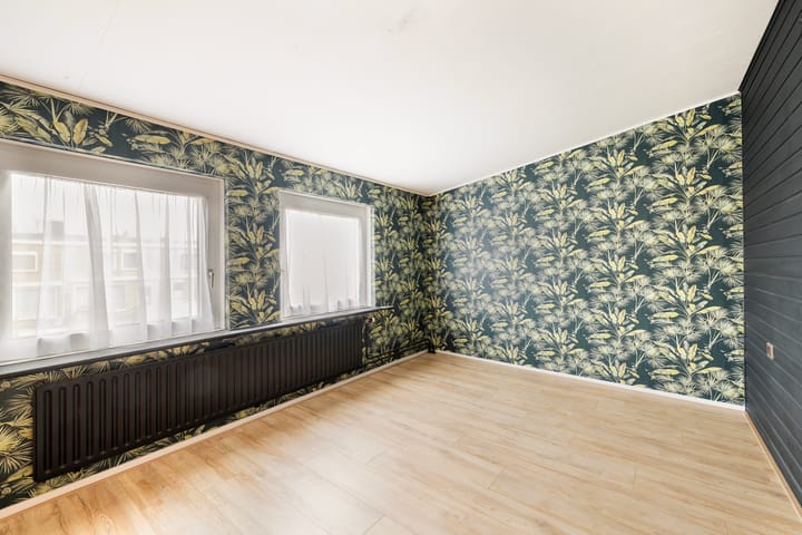 Photo 24 of Hugo van Voorneweg 6