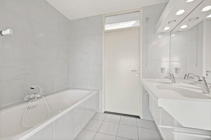 Foto 26 van Voorstraat 75-A